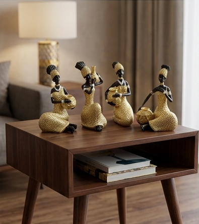 Dwelloria resin figurines, a 3-piece set