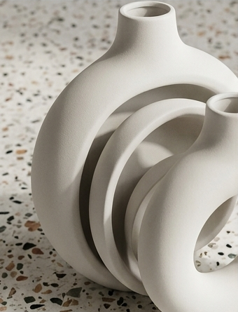 Sawoake doughnut ceramic vases