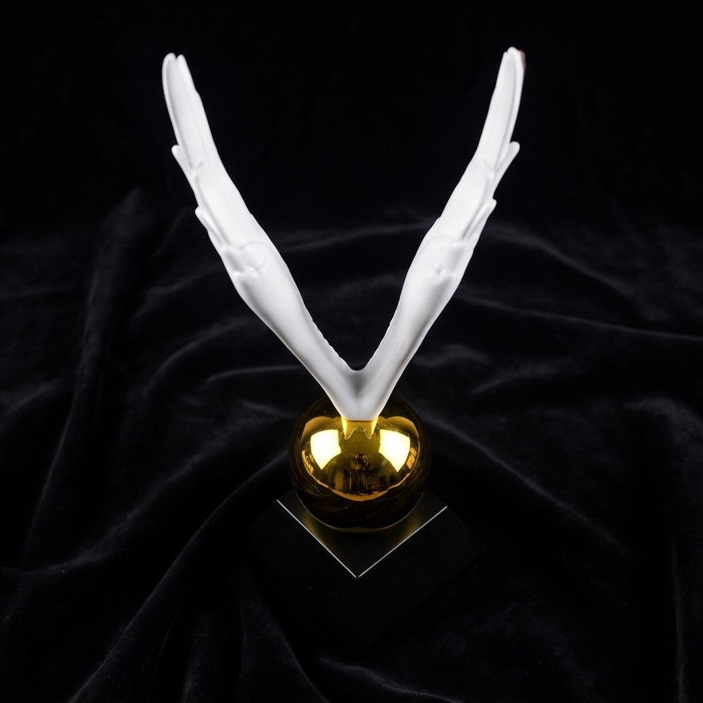 Golden Ascension Wings Sculpture – Modern Decorative Statue