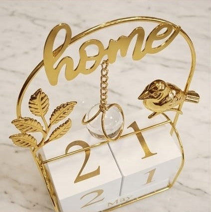 Timeless Golden Cube Calendar Decor